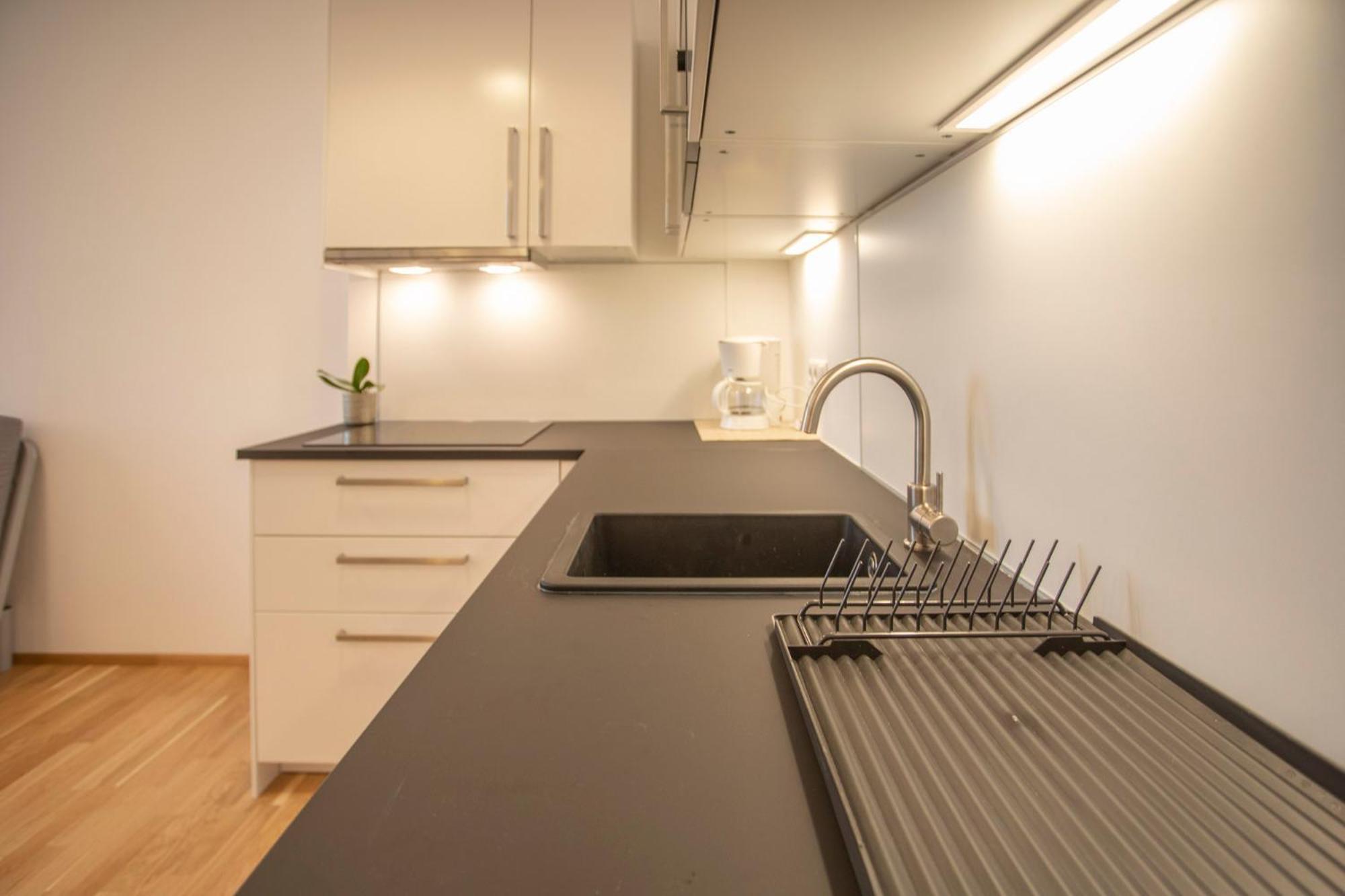 Innsbruck Urban Apartment I No Stairs I 24H Contactless Check-In Dış mekan fotoğraf